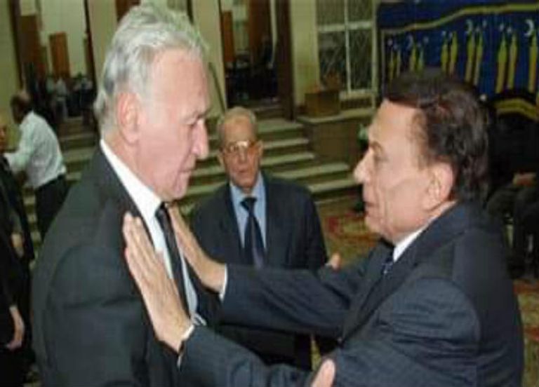 الفنان الراحل عزت أبوعوف