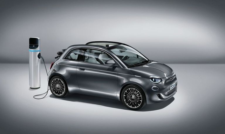 Fiat 500 Electric Peugeot e- 208