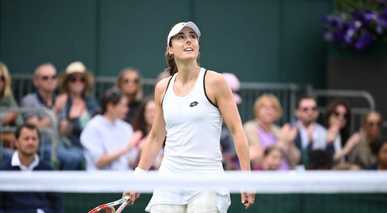 الفرنسية أليز كورنيه إيجا شيانتيك المصنفة الأولى عالميا بين لاعبات التنس المحترفات