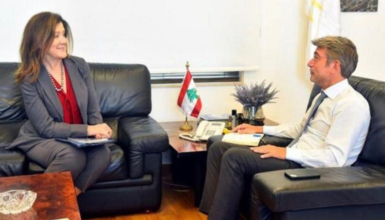  وزير الطاقة اللبناني وليد فياض والسفيرة الاميركية في لبنان.