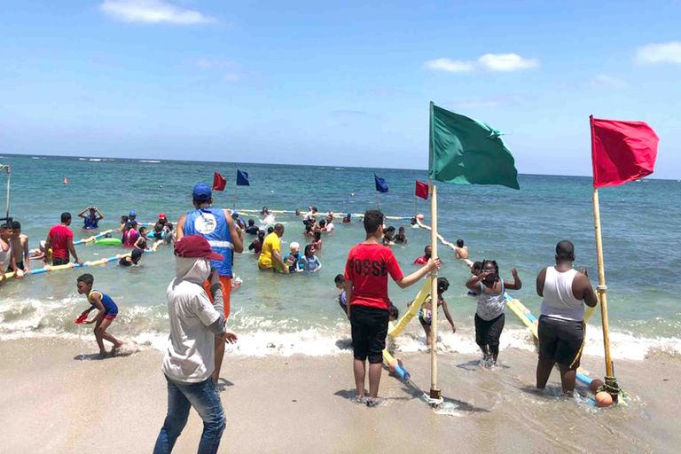 أول شاطئ للمكفوفين في مصر 