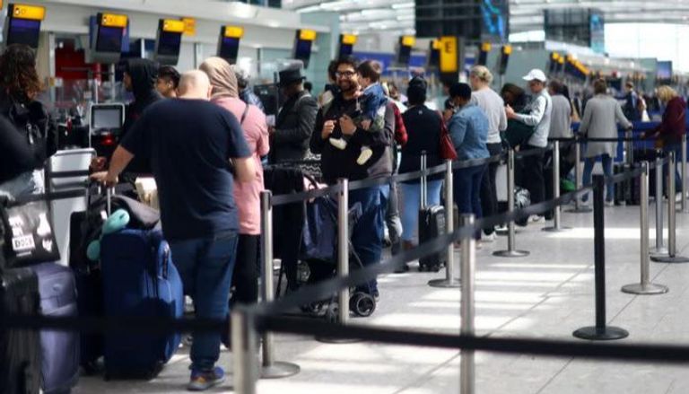 بريطانيا تسرع الفحوص الأمنية لتعيين موظفين جدد في المطارات