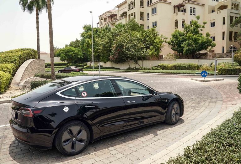 تسلا 3 تنضم لأسطول تاكسي دبي