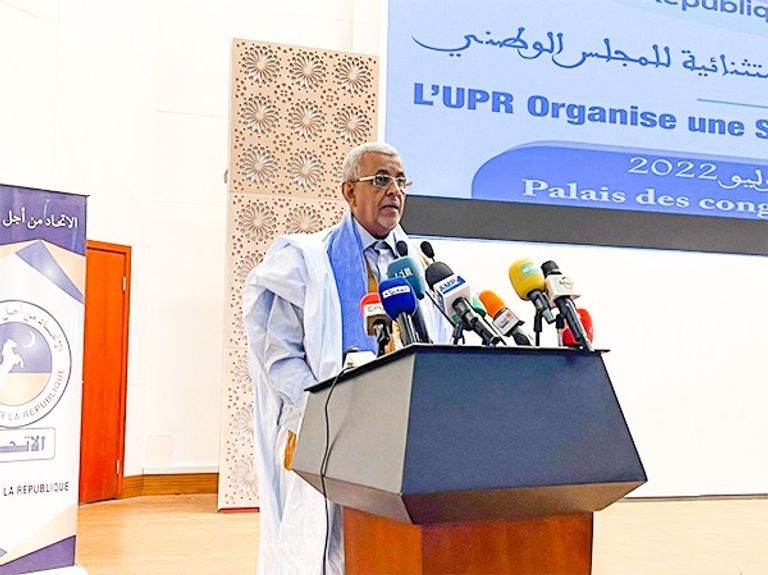 صورة تجمع الرئيس الموريتاني السابق وخلفه أثناء الحملة الرئاسية الأخيرة