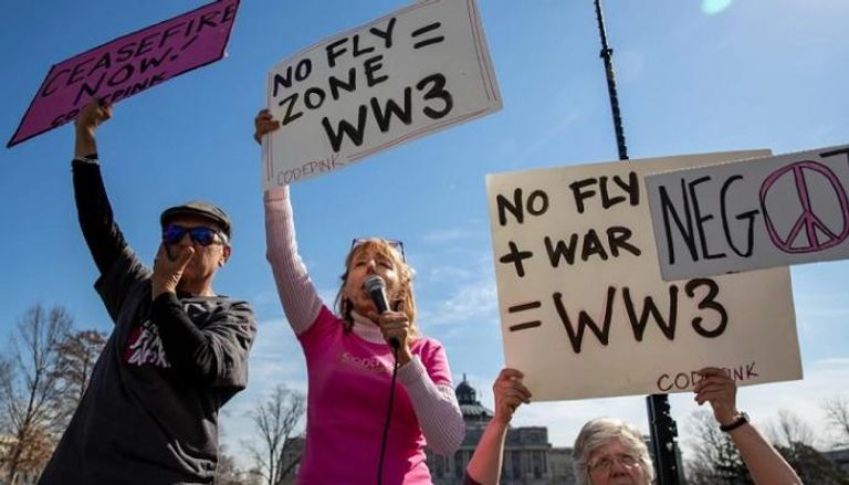 لافتات في واشنطن مناهضة للحرب