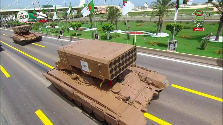 الاستعراض العسكري بعيد استقلال الجزائر نظام إس 400 الروسي بالعرض العسكري لاستقلال الجزائر