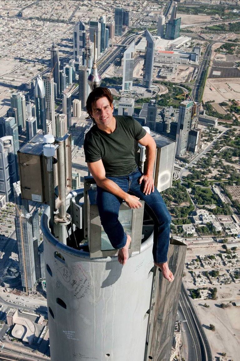 دبي توم كروز من أعلى قمة برج خليفة في دبي
