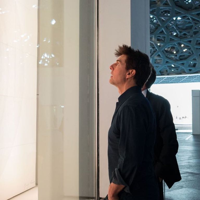 توم كروز في لوفر أبو ظبي توم كروز من أعلى قمة برج خليفة في دبي