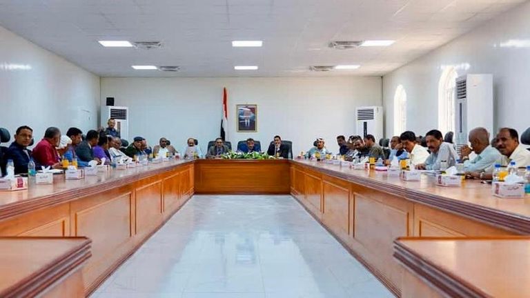 وحدات أمنية لقوات دفاع شبوة في مدينة عتق