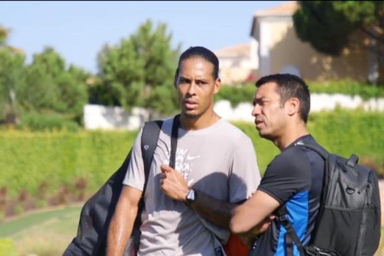 فان دايك وبرونكهورست فيرجيل فان دايك بقميص منتخب هولندا