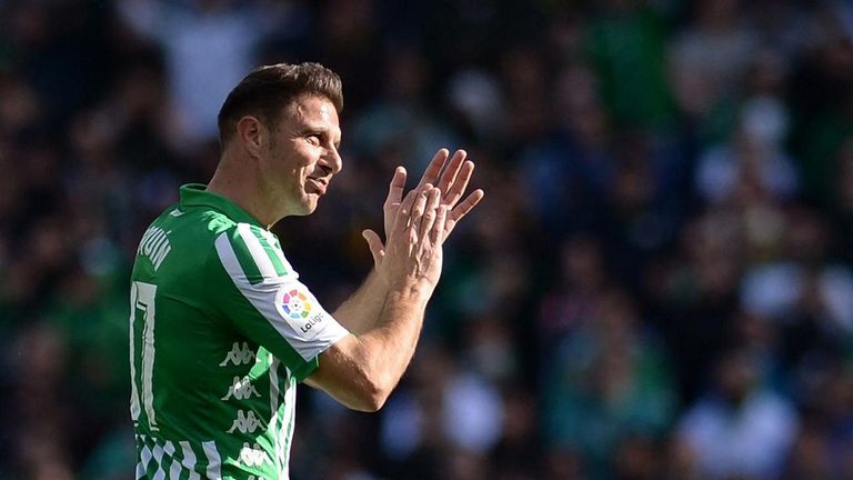 خواكين سانشيز قائد ريال بيتيس