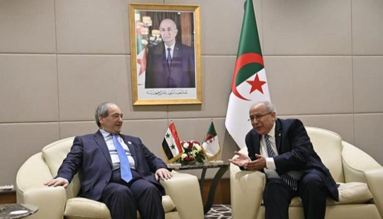 جانب من مباحثات وزيري الخارجية الجزائري والسوري