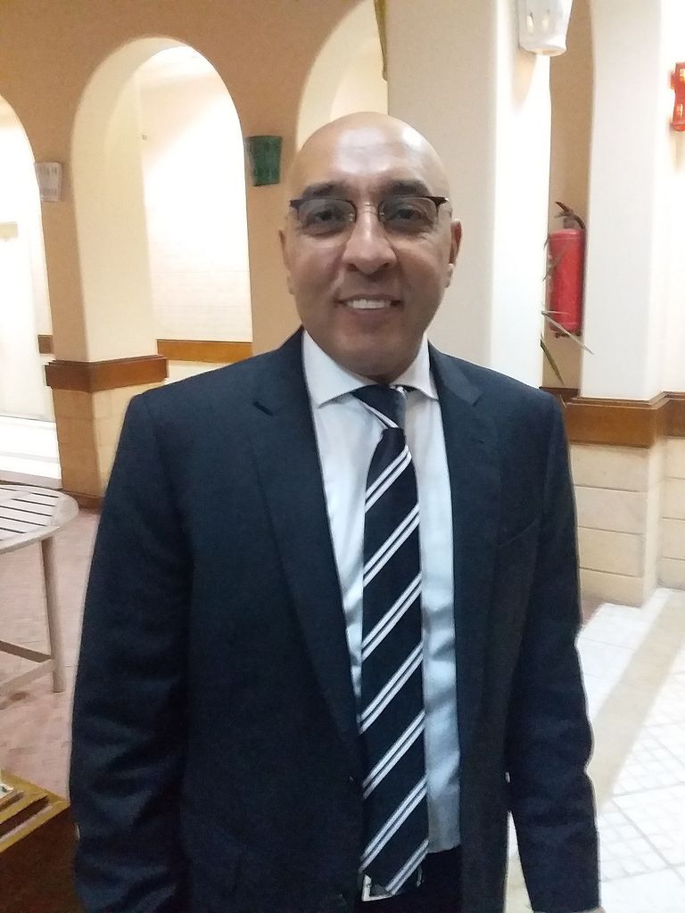 عصام يوسف مقدم برنامج