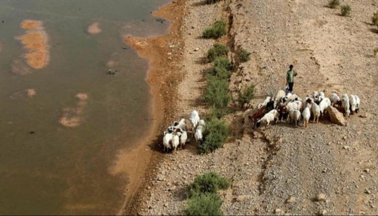 بقايا نهر ديالى بعد انحسار المياه