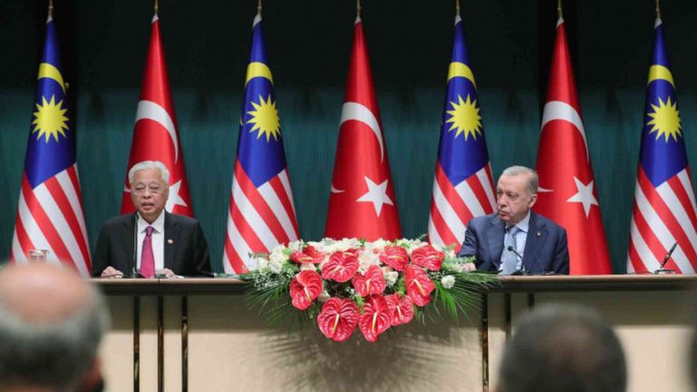 أردوغان خلال استقباله رئيس الوزراء الماليزي