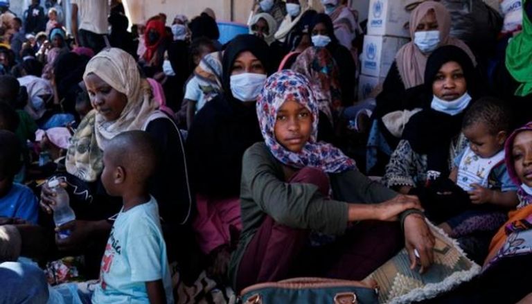 معاناة مهاجرات داخل مراكز احتجاز في ليبيا