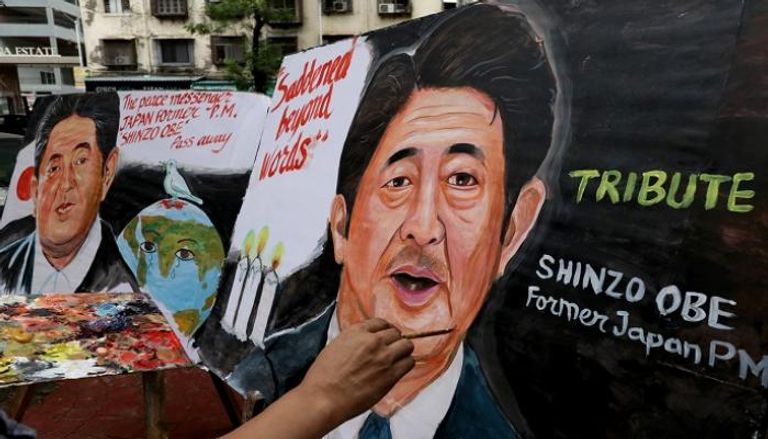 اليابان تعيش على وقع الصدمة جراء اغتيال رئيس الوزراء السابق