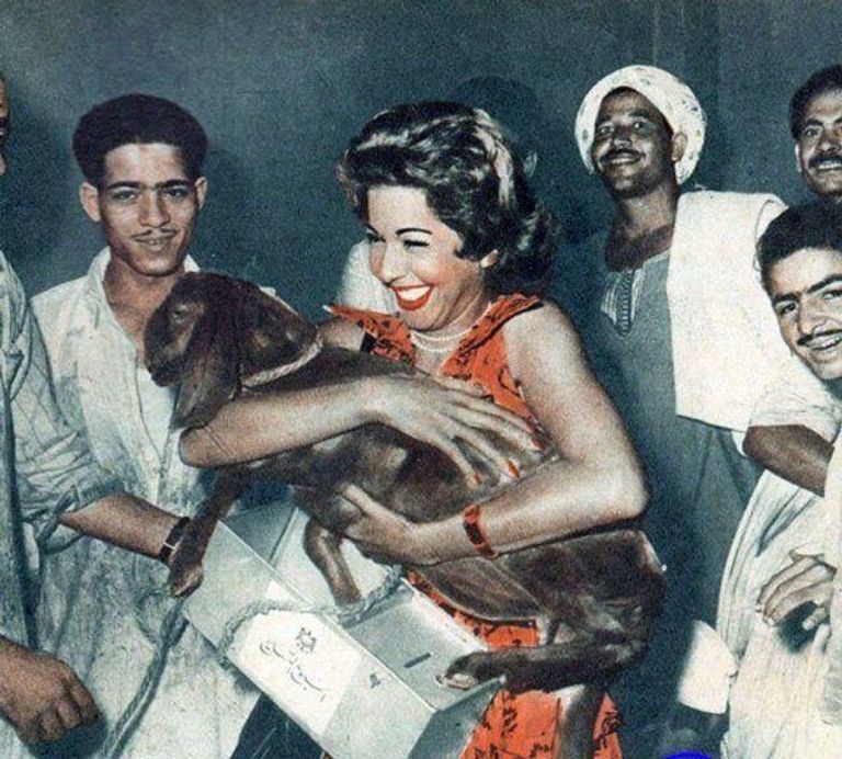 الفنانة شادية مع خروف العيد