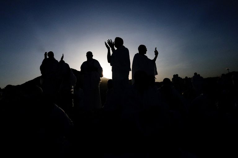 الدعاء من أفضل الأعمال يوم عرفة