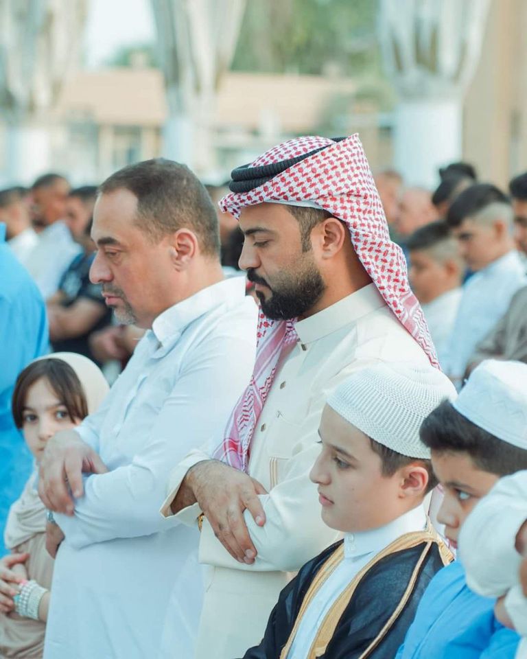 عراقيون يقيمون صلاة عيد الأضحى عند مرقد وجامع أبي حنيفة النعمان