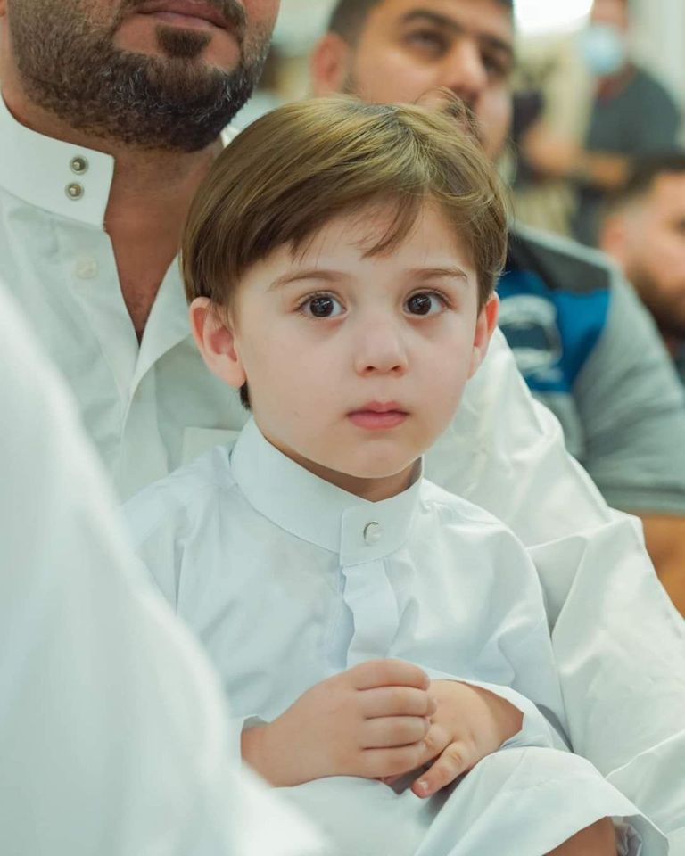 عراقيون يقيمون صلاة عيد الأضحى عند مرقد وجامع أبي حنيفة النعمان