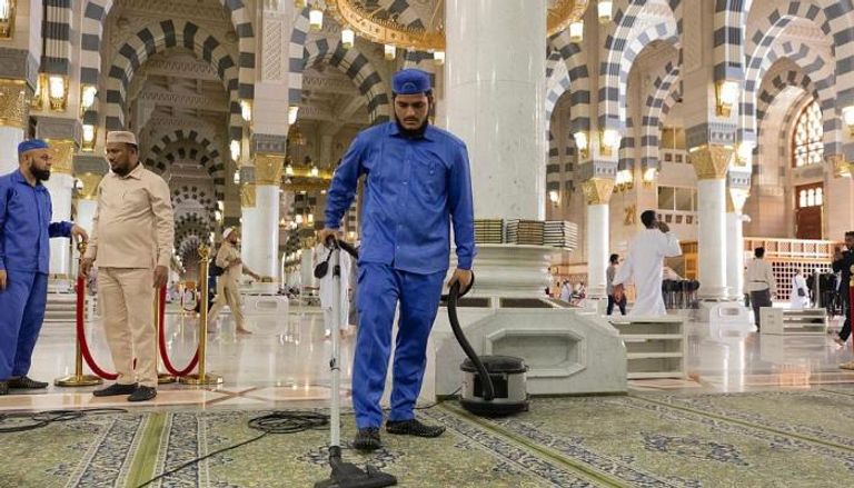 استعدادات العاملين بالمسجد النبوي لاستقبال الحجاج