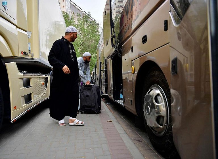 جانب من عملية رحيل الحجاج المتعجلين