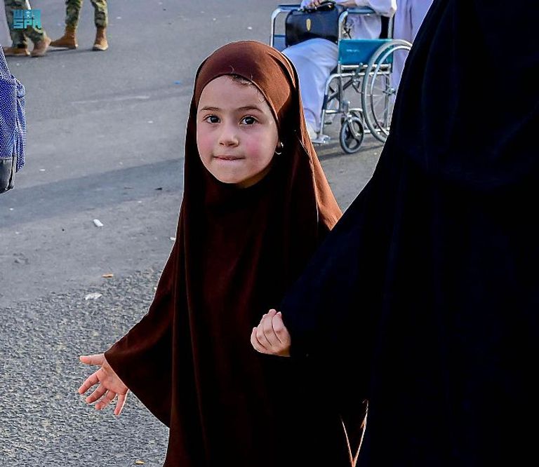 مسلمون يؤدون فريضة الحج