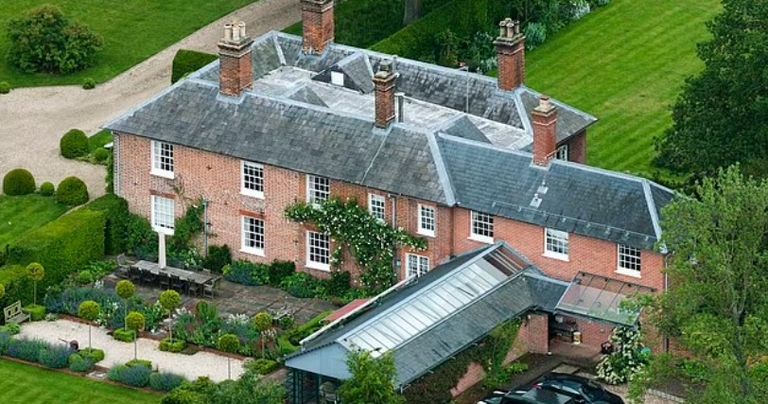 منزل مانور بقرية بالكبيري والدا كيت ميدلتون