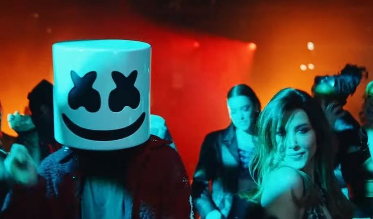 مشهد من أغنية نانسي عجرم صح صح