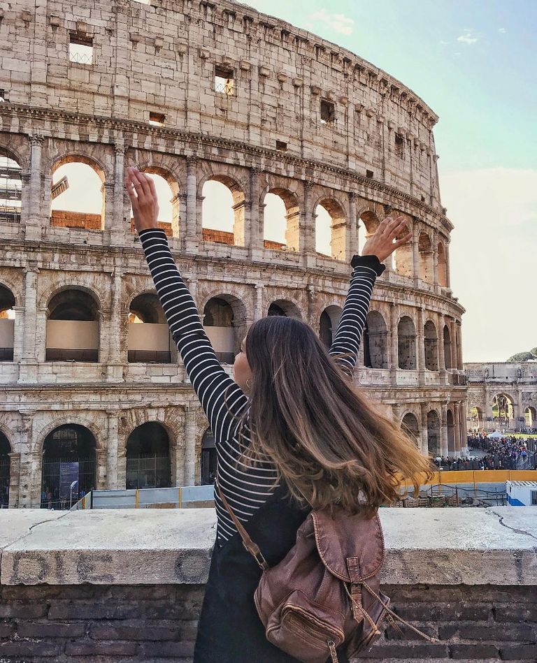 حزم الحقائب بشكل مبالغ به