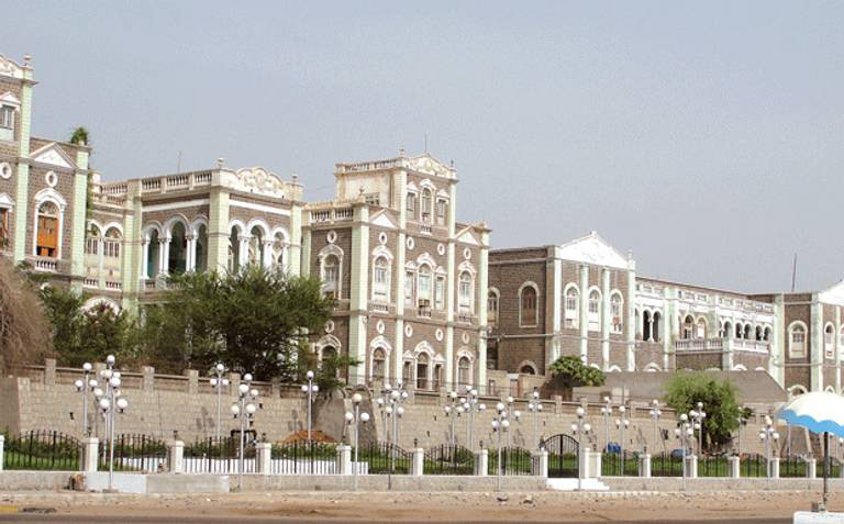 المتحف الوطني أحد أماكن السياحة في عدن السياحة في عدن.. 4 أماكن تخطف الأنظار في لؤلؤة المحيط الهندي