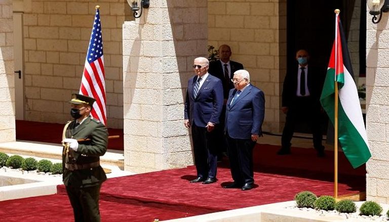 الرئيس الفلسطيني يستقبل نظيره الأمريكي