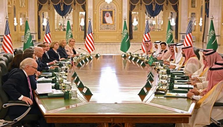جانب من لقاء ولي العهد السعودي والرئيس الأمريكي 