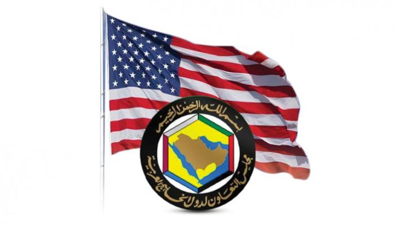 شعار مجلس التعاون الخليجي وعلم أمريكا