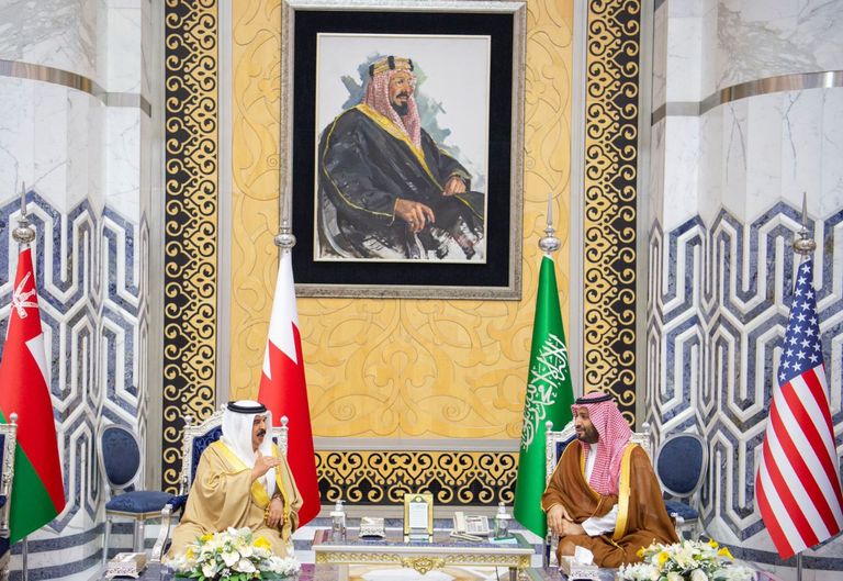 ولي العهد السعودي الأمير محمد بن سلمان بن عبدالعزيز يستقبل الرئيس المصري عبدالفتاح السيسي