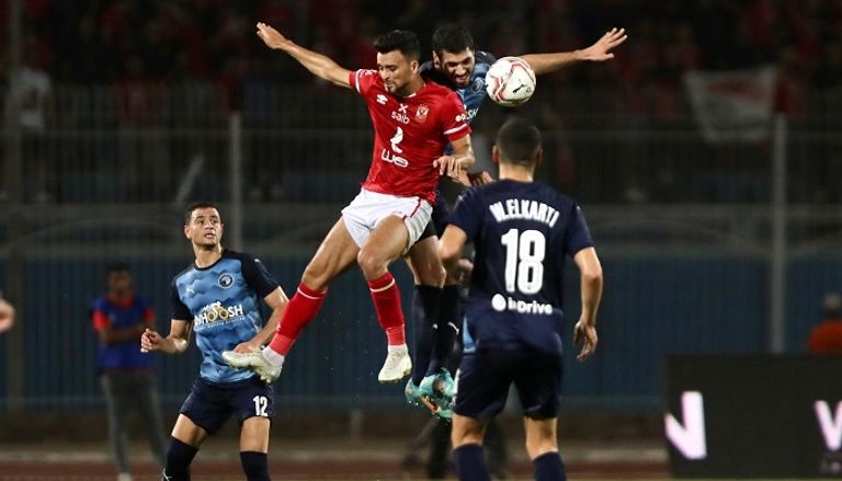 من مباراة الأهلي وبيراميدز في الدوري المصري ريكاردو سواريس مدرب الأهلي المصري