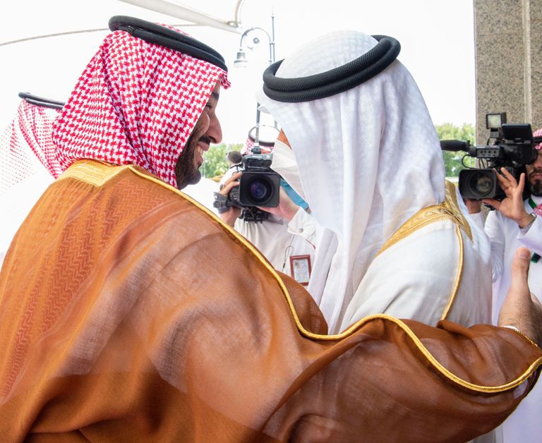 جانب من توديع ولي عهد السعودية للشيخ محمد بن زايد آل نهيان