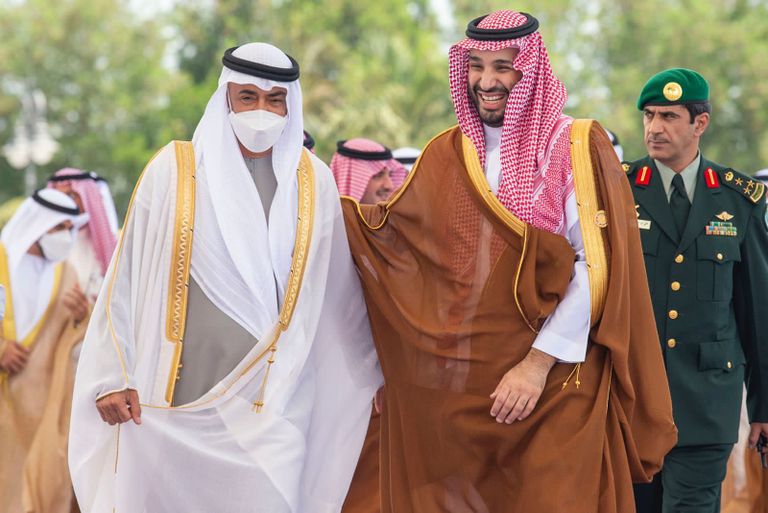 جانب من توديع ولي عهد السعودية للشيخ محمد بن زايد آل نهيان