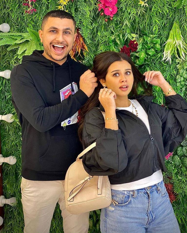 الفنانة منة عرفة