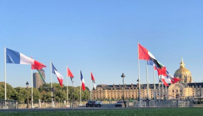 جانب من الأعلام الإماراتية في باريس