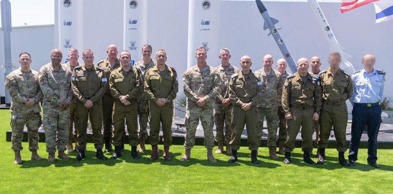 كوريلا خلال زيارته لإسرائيل 