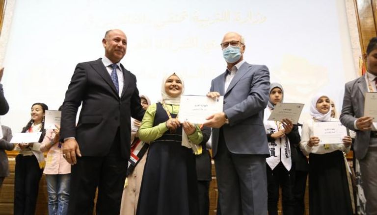 "تحدي القراءة العربي" يتوّج زينب حسّان عبّاس بلقبه على مستوى العراق