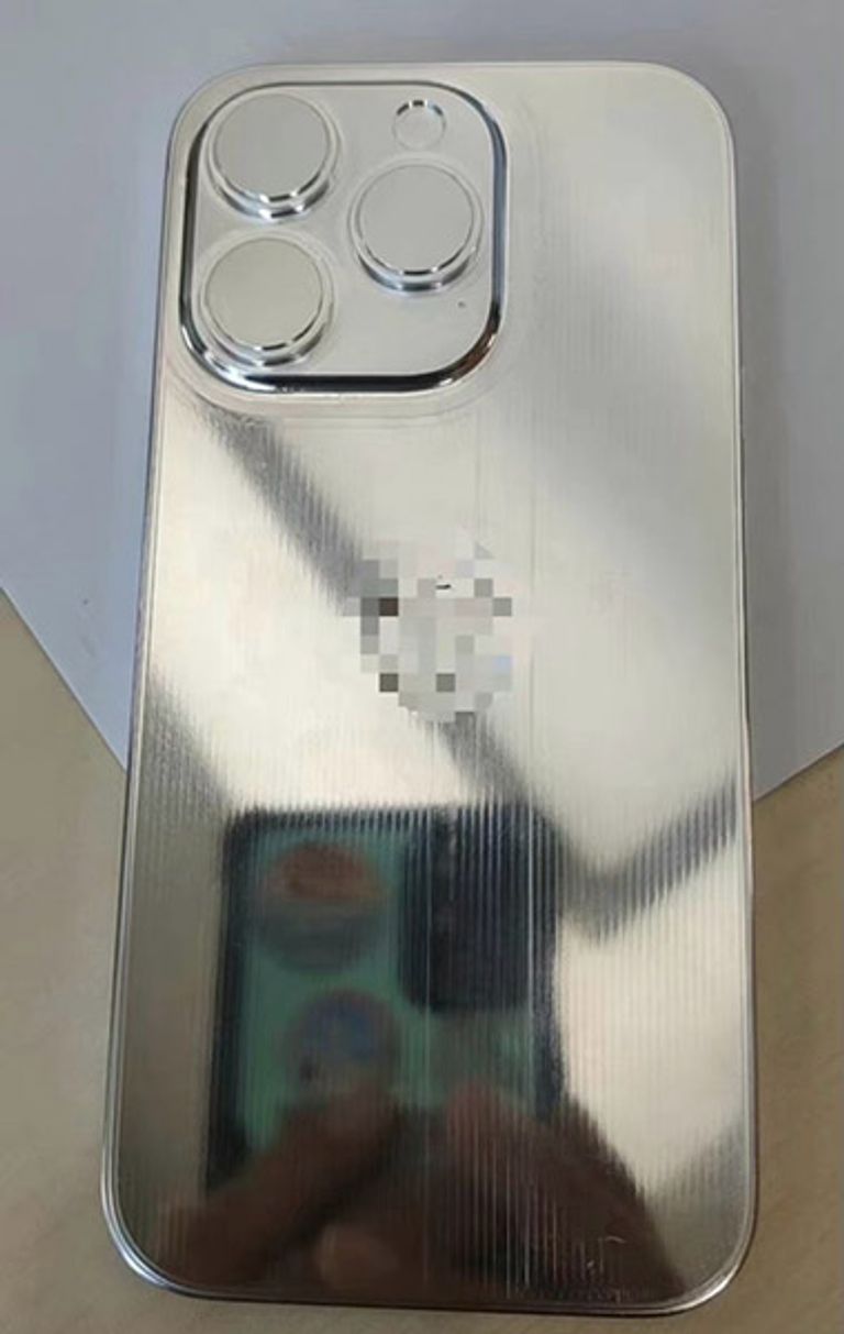 مجسم لتصميم آيفون 14 الجديد آيفون - أرشيفية