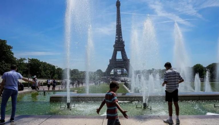 من المتوقع أن تصل درجات الحرارة في فرنسا إلى 40 درجة مئوية
