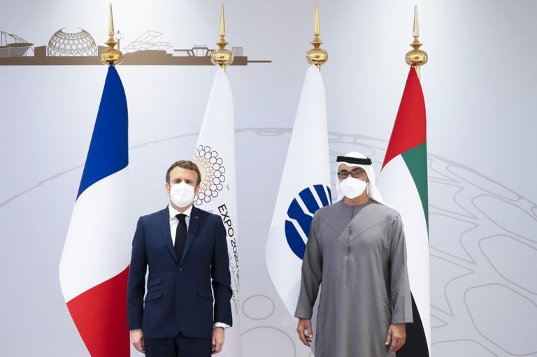لقاء سابق بين محمد بن زايد آل نهيان وماكرون