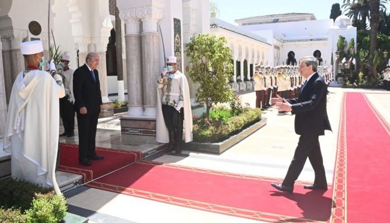 استقبال الرئيس الجزائري لرئيس الوزراء الإيطالي
