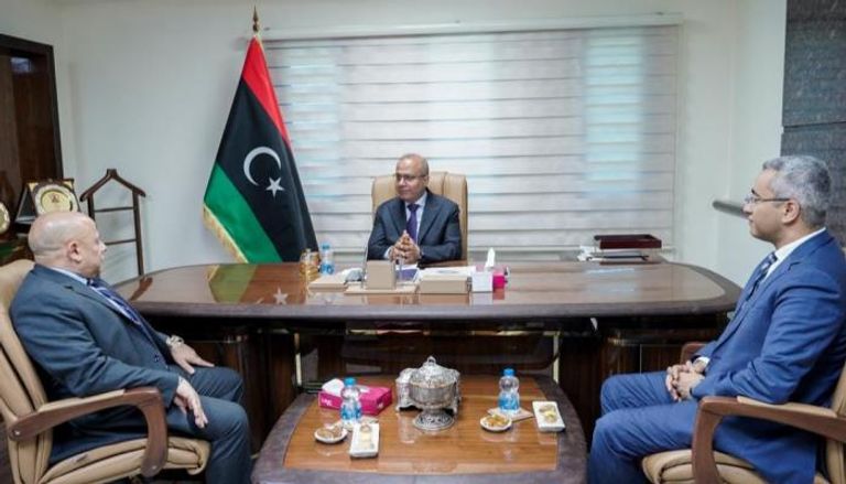 جانب من لقاء عبدالله اللافي نائب الرئاسي والدبلوماسي المصري تامر مصطفى