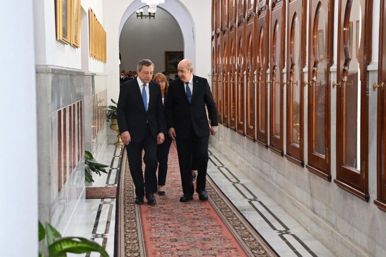 استقبال الرئيس الجزائري لرئيس الوزراء الإيطالي