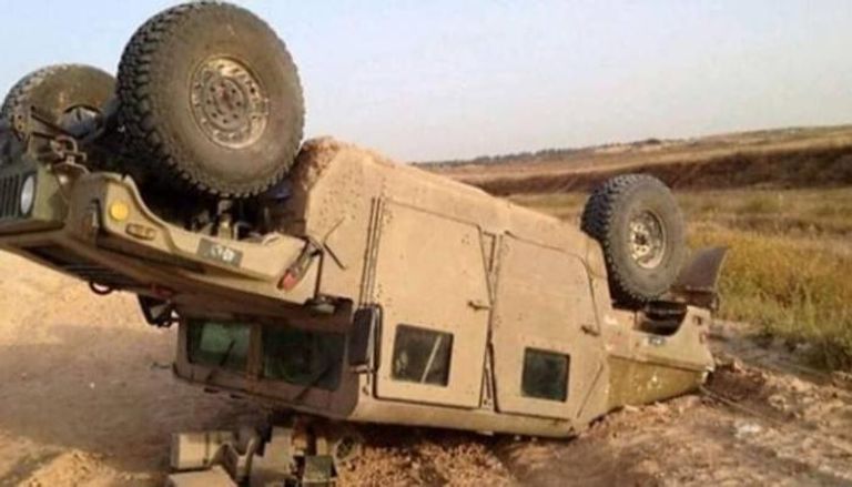 سيارة عسكرية تونسية بعد التعرض لهجوم 